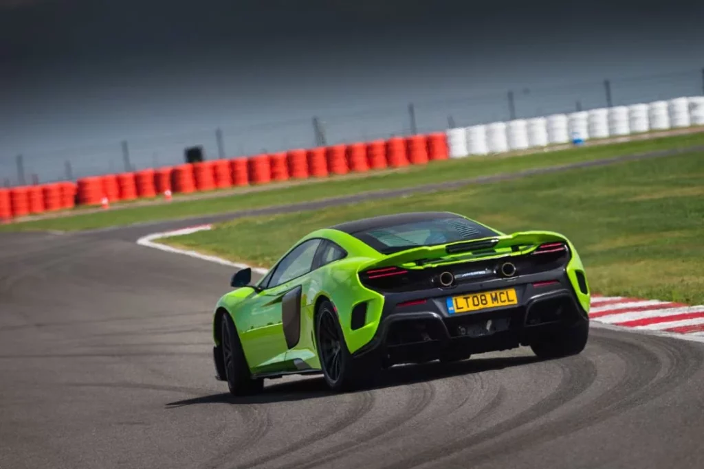 mclaren 675lt silverstone 177 Motor16