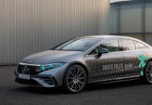 Mercedes estrena “luces de conducción autónoma”