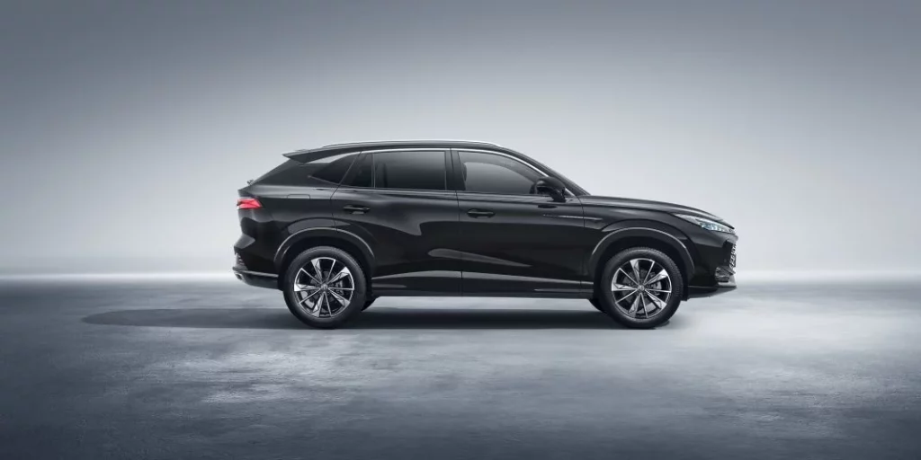 2025 MG HS PHEV. 0,0. Imagen estudio.
