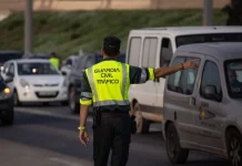 Arrasa un radar de la Guardia Civil con su Audi RS6 y ahora se enfrenta a delitos contra la seguridad vial, alcoholemia y conducción temeraria